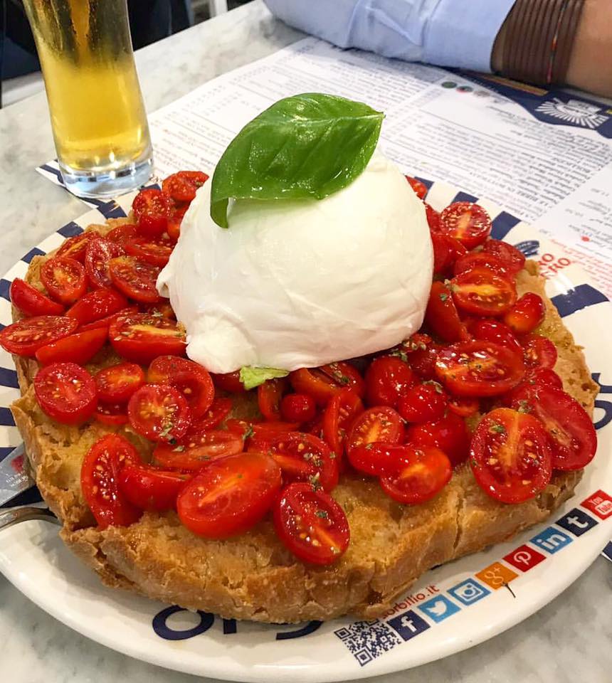 Sorbillo focaccia burrata